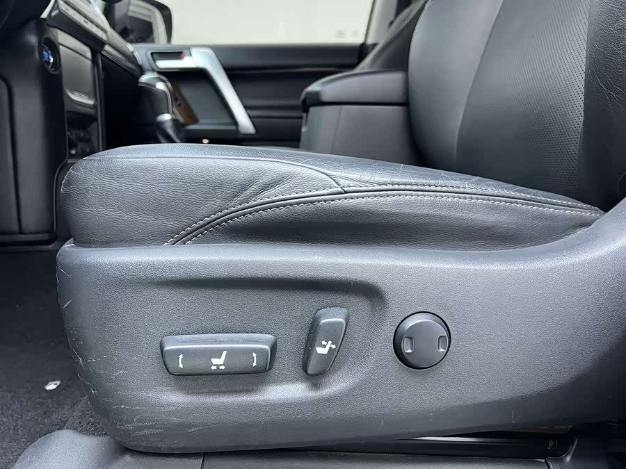 Toyota Land Cruiser Prado 2019 #23 Toyota Land Cruiser Prado 2019 car image #23