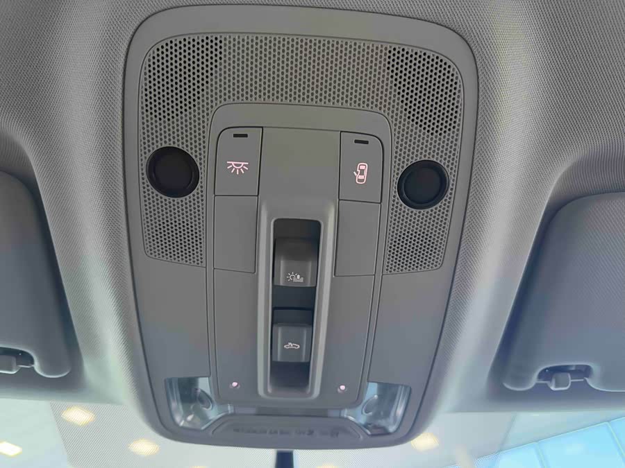 Audi Q3 2022 car image #23