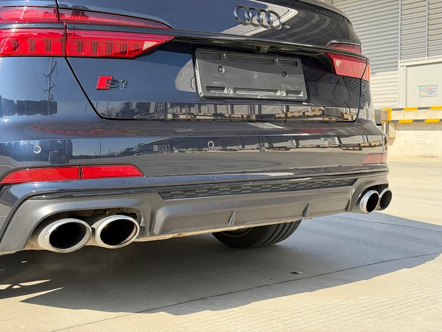 Audi S6 2021 car image #23