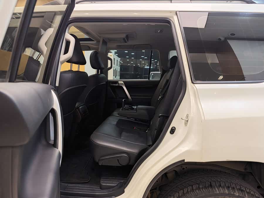Toyota Land Cruiser Prado 2017 car image #23