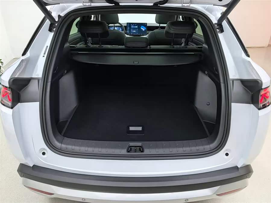 BYD SongL DM-i 2025 #23 BYD SongL DM-i 2025 car image #23