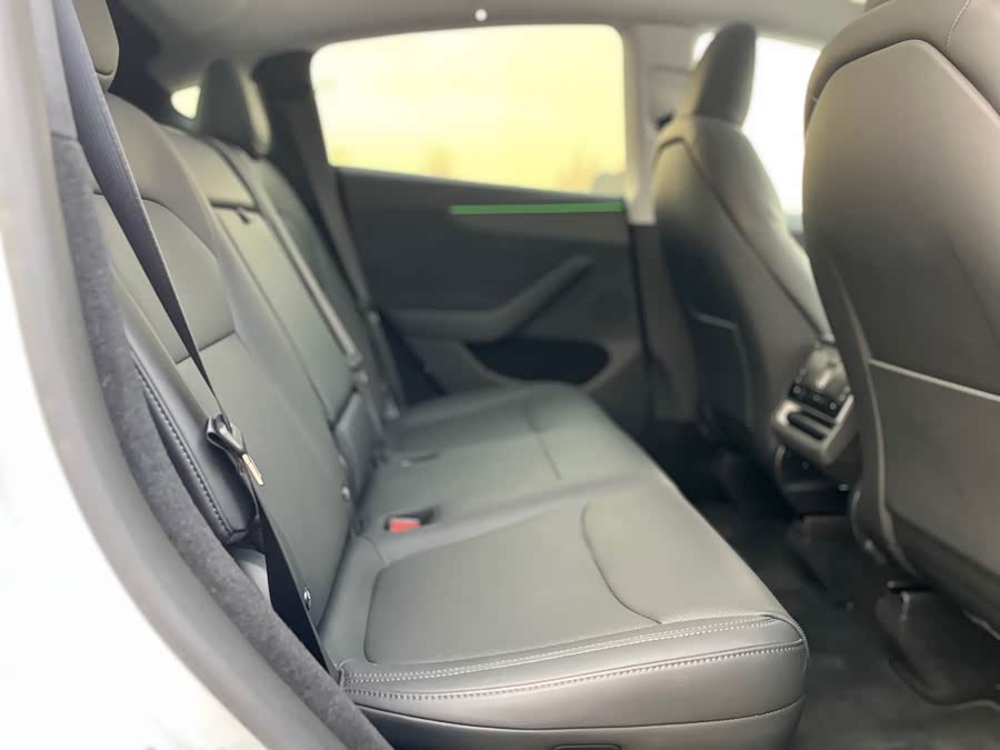 Tesla Model Y 2025 #23 Tesla Model Y 2025 car image #23
