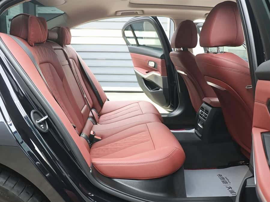 BMW i3 2024 car image #23