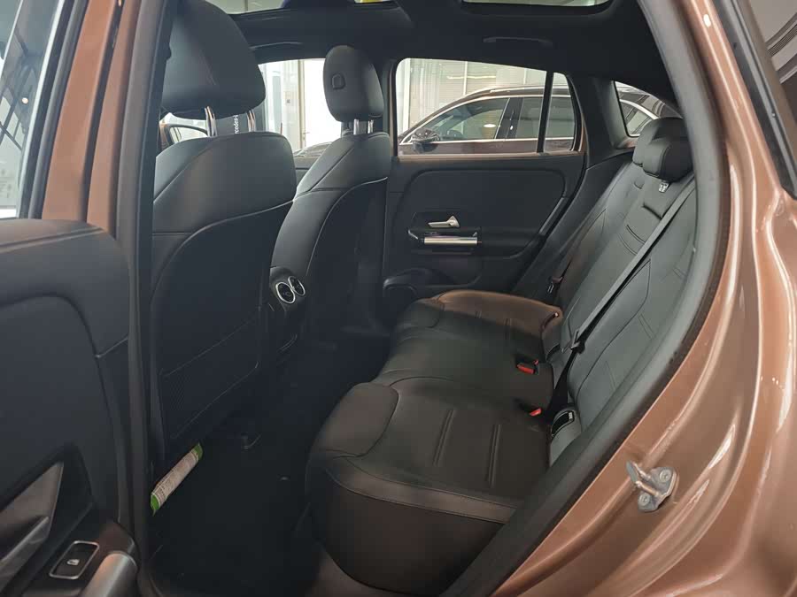 Mercedes-Benz EQA Class 2024 صورة سيارة #23