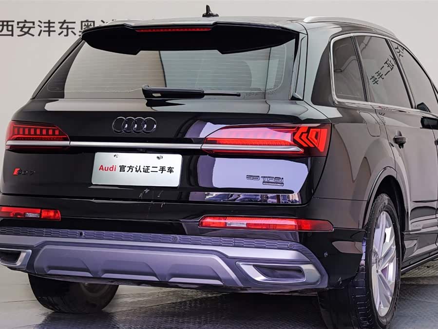 Audi Q7 2022 car image #23