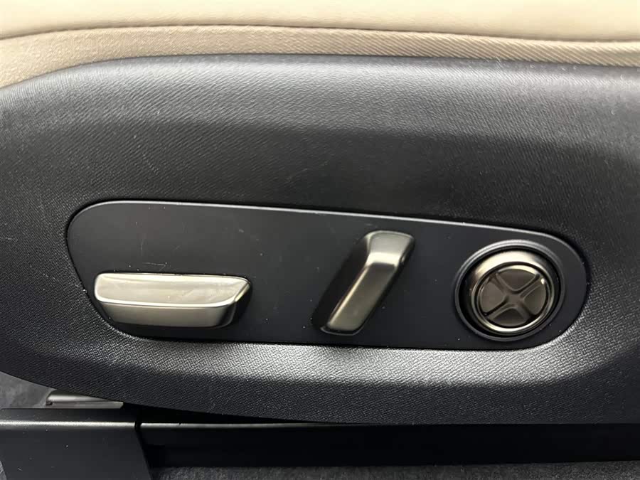 MI SU7 2025 car image #23