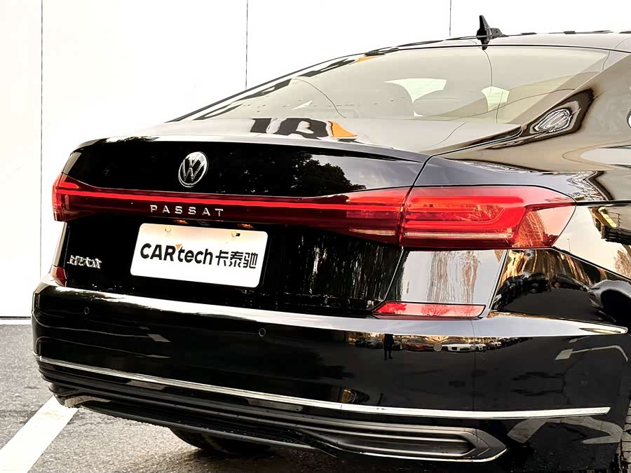 Volkswagen Passat 2025 immagine di auto #23