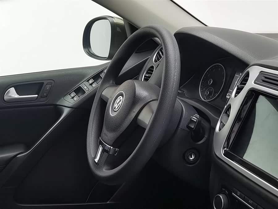 Volkswagen Tiguan 2017 car image #23