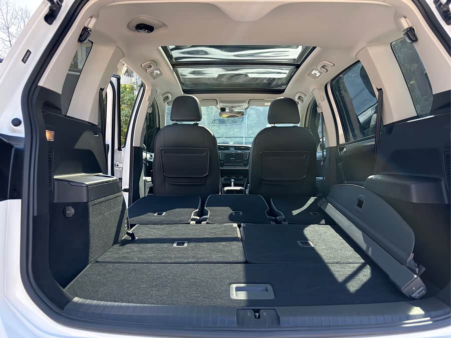 Volkswagen Touran 2019 #23 Volkswagen Touran 2019 car image #23