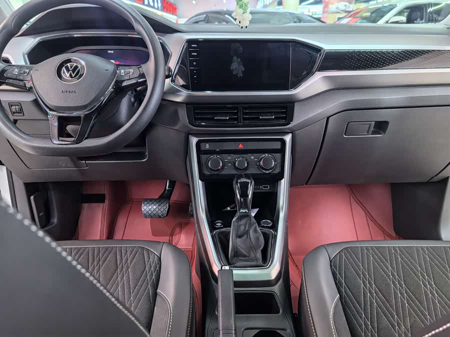 Volkswagen T-Cross 2021 car image #23