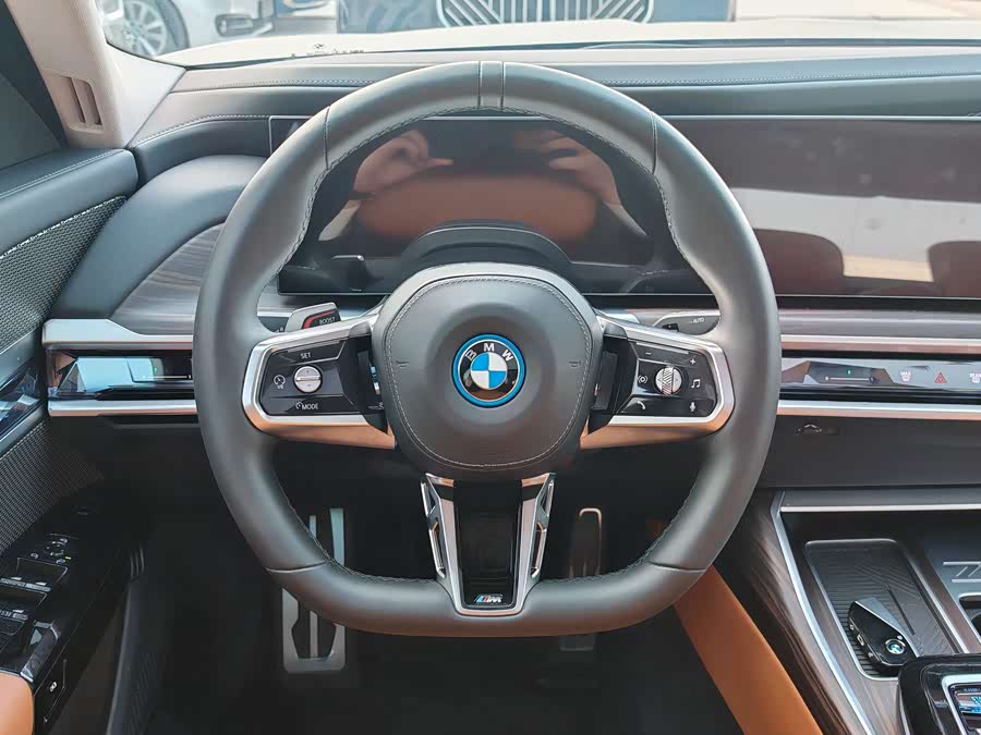 BMW i7 2024 изображение автомобиля #23
