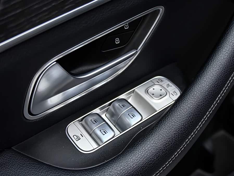 Mercedes-Benz GLE Class 2023 car image #23