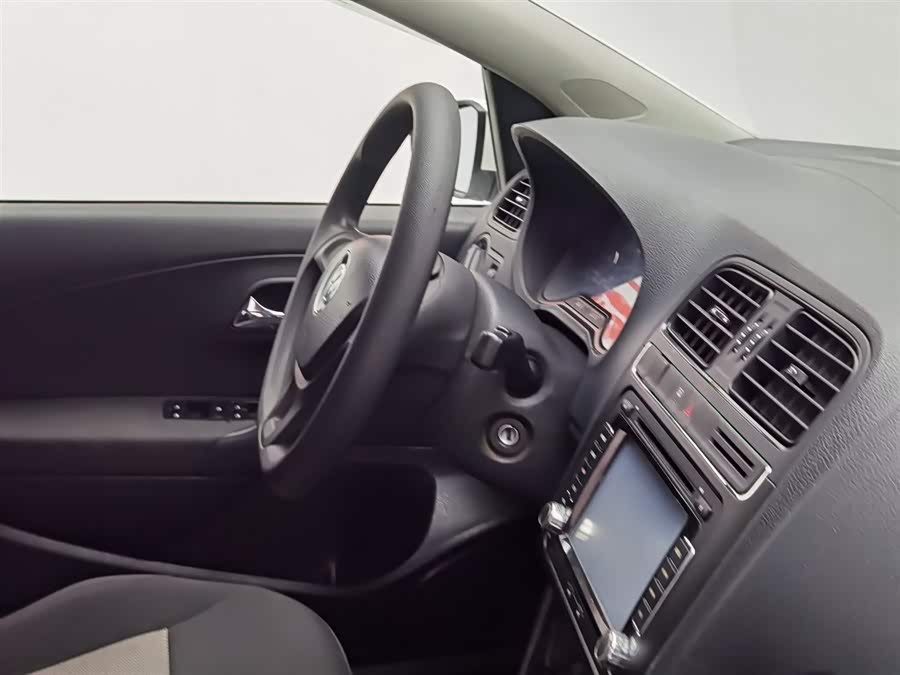 Volkswagen Polo 2016 car image #23