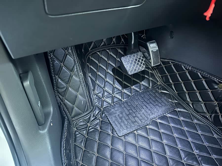 Volkswagen T-Cross 2020 car image #23