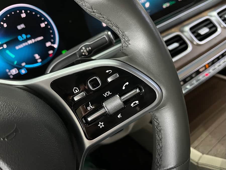 Mercedes-Benz GLE Class 2019 #23 Mercedes-Benz GLE Class 2019 car image #23