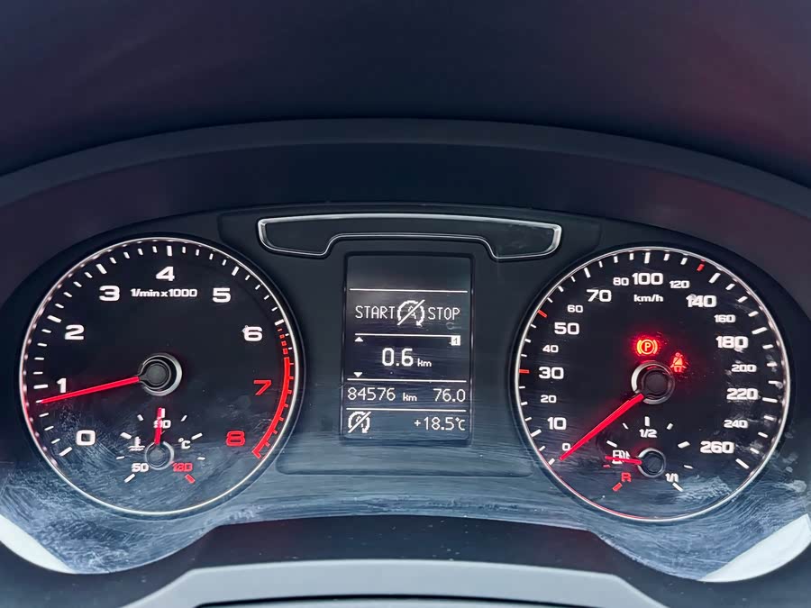 Audi Q3 2019 immagine di auto #23