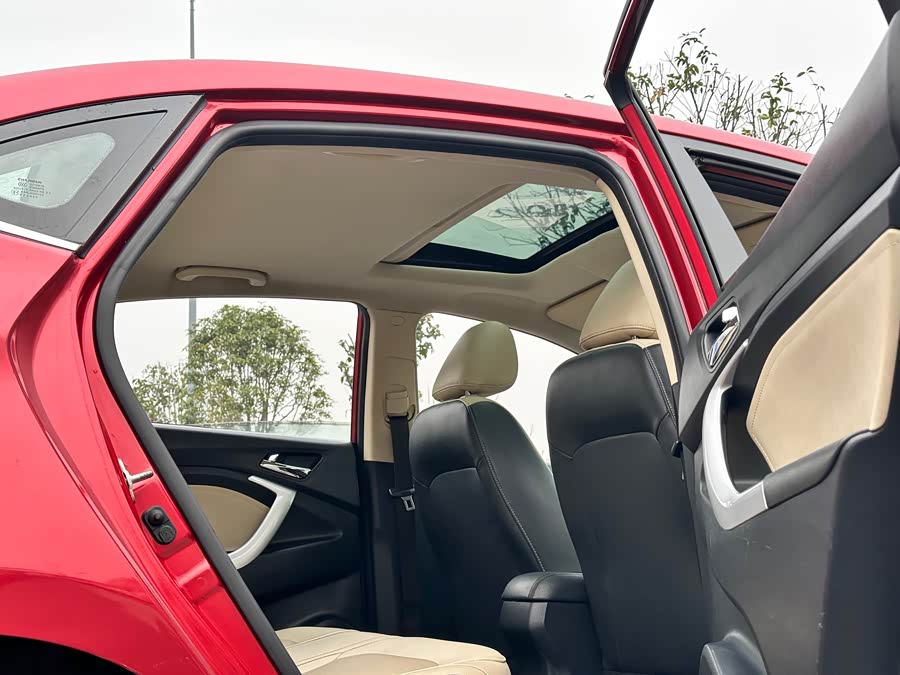 Changan Alsvin V7 2015 car image #23