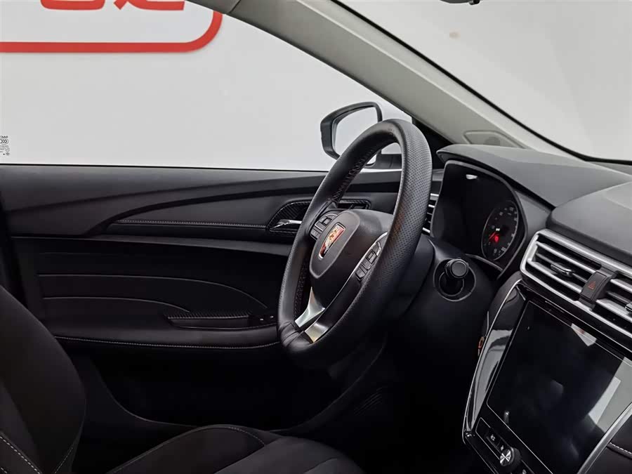 Roewe i5 2020 car image #23