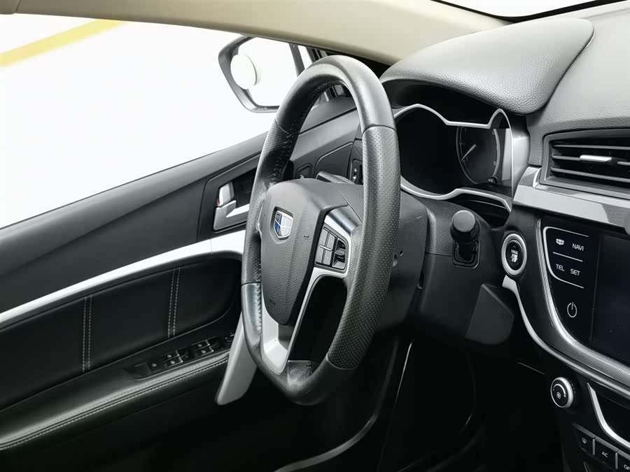 GEELY Emgrand 2017 car image #23
