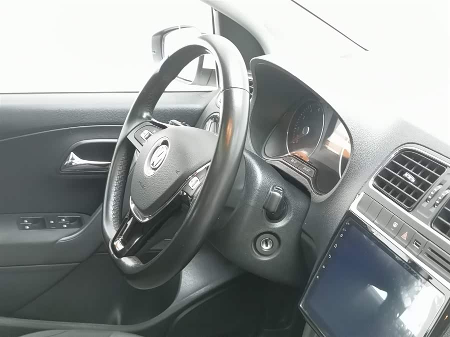 Volkswagen Polo 2018 immagine di auto #23