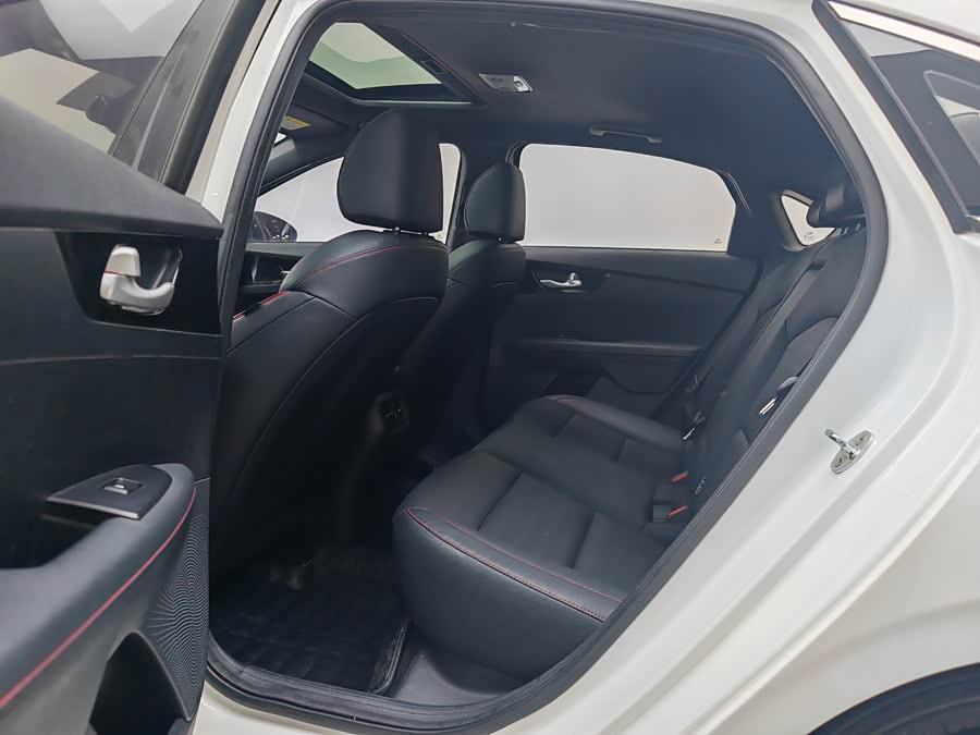 Kia K3 2020 car image #23