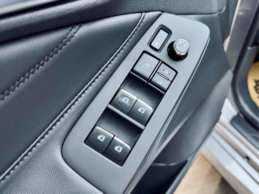 Toyota Avalon 2021 car image #23