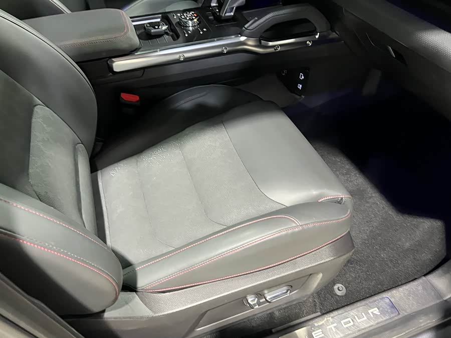 Jetour Traveller 2023 car image #23