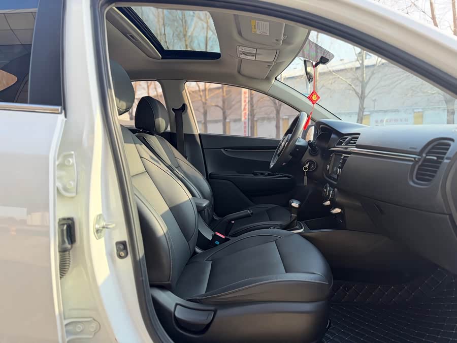 Kia K2 2018 imagen de coche #23