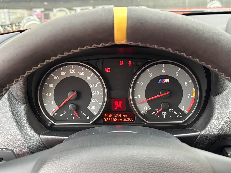 BMW 1 Series M 2012 car image #23