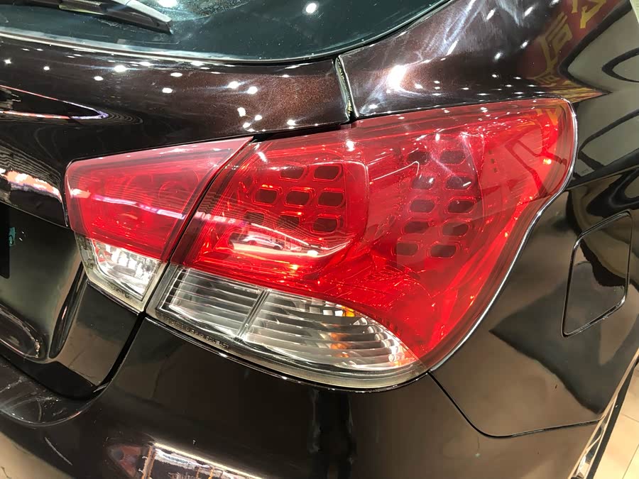 Soueast V6 Lingshi 2014 car image #23