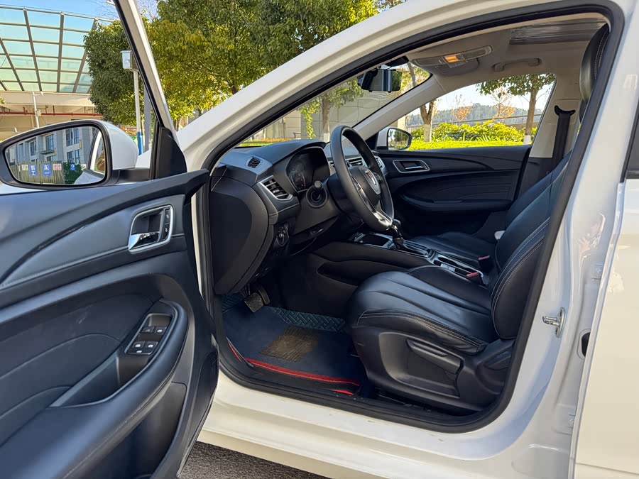 Roewe i5 2020 car image #23