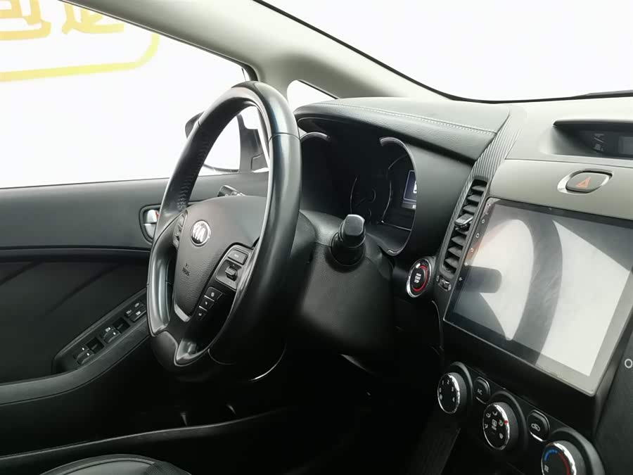 起亚 起亚K3 2018 汽车图片 #23