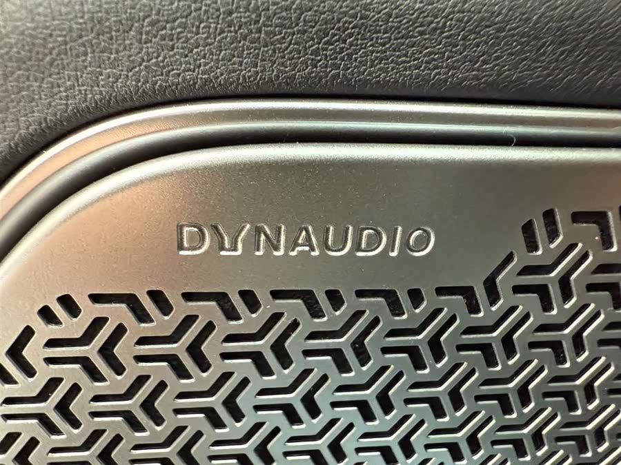 BYD HanL 2025 #23 BYD HanL 2025 car image #23