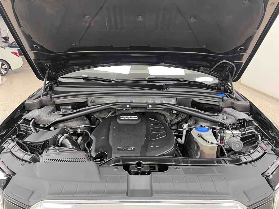 Audi Q5 2018 car image #23