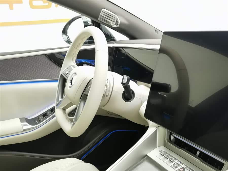 Denza Z9 2024 #23 Denza Z9 2024 car image #23