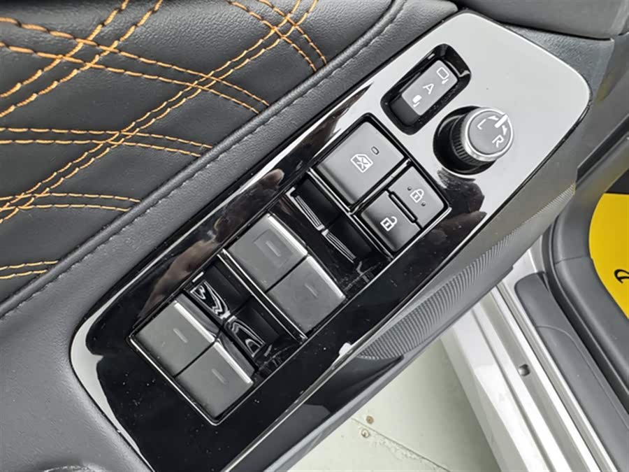 Toyota Avalon 2023 car image #23