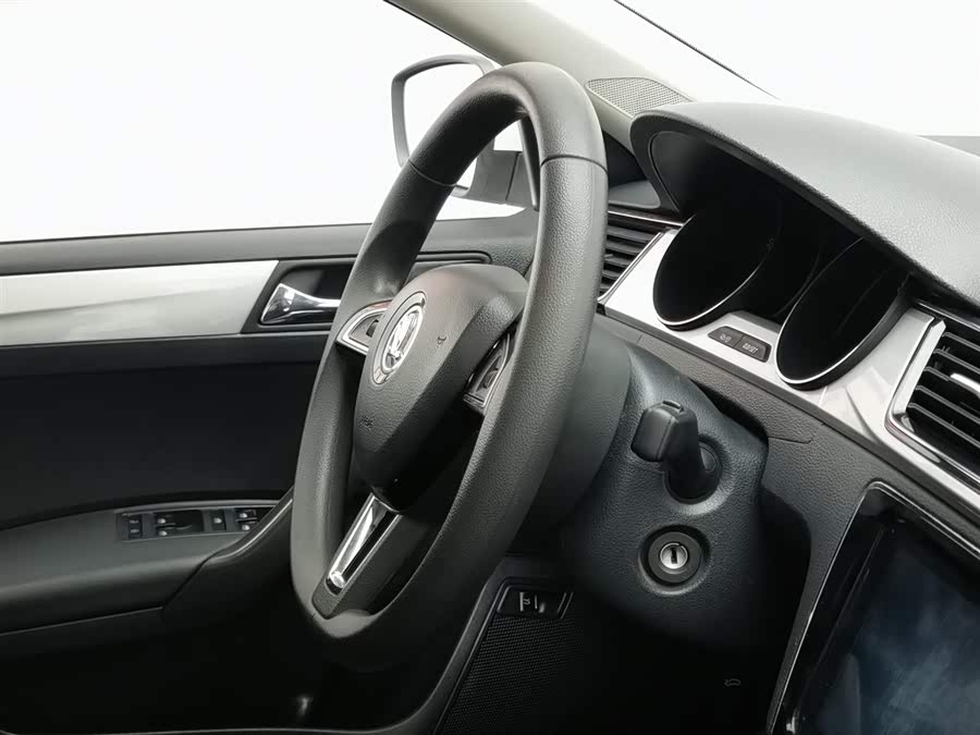 Skoda Rapid 2020 immagine di auto #23