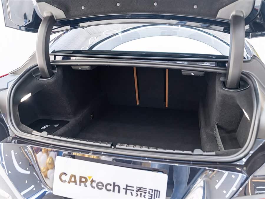 BMW 8 Series 2024 car image #23