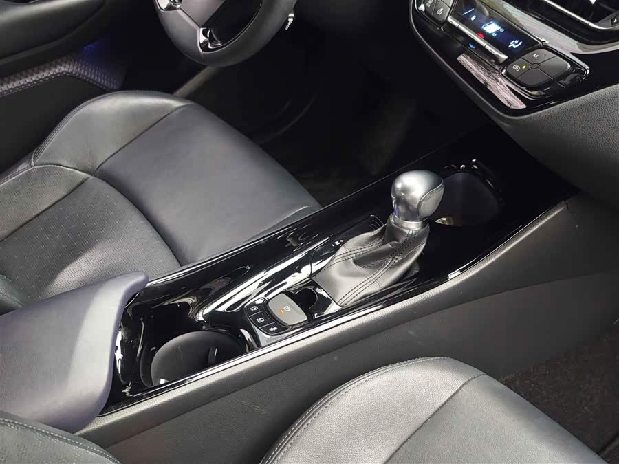 Toyota Izoa 2019 car image #23