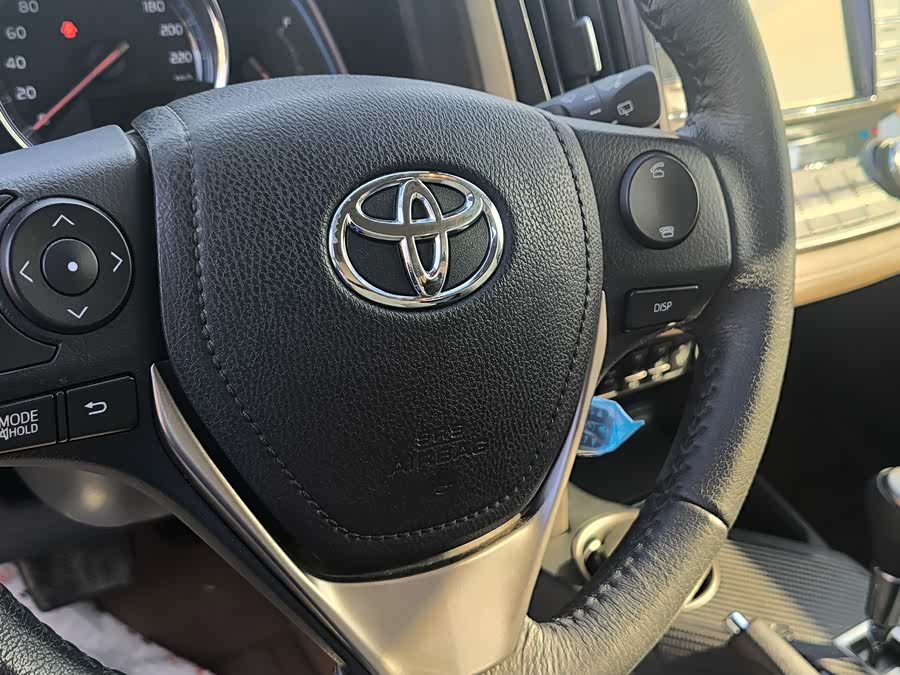 Toyota RAV4 2015 car image #23