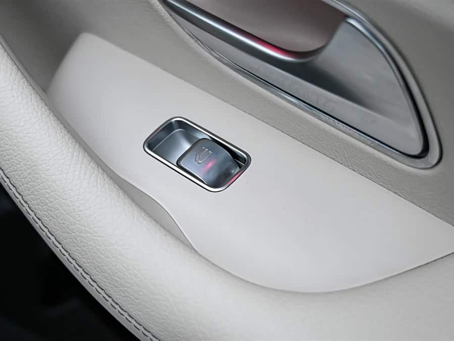 Mercedes-Benz GLE Class 2023 car image #23