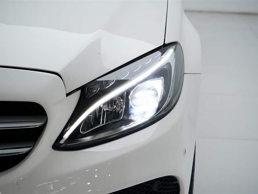 Mercedes-Benz C Class 2015 car image #23
