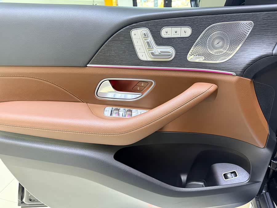 Mercedes-Benz GLE Class 2024 car image #23