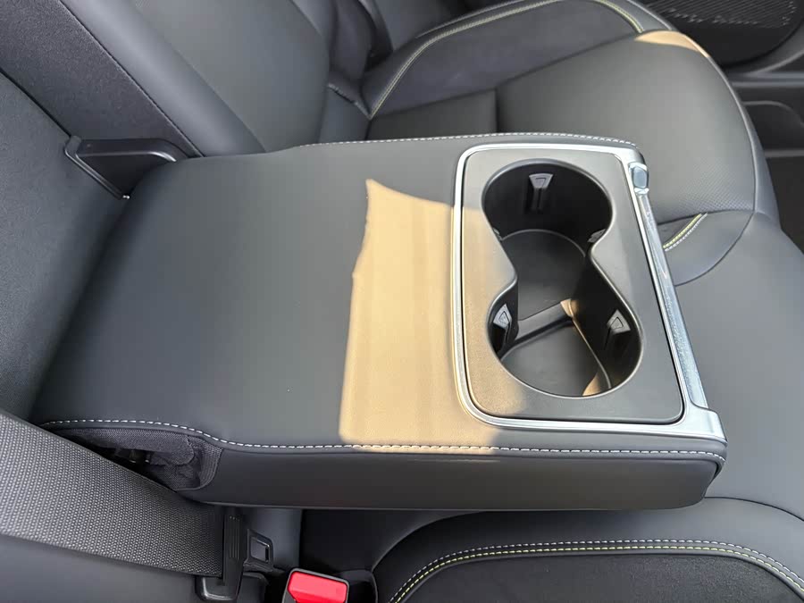 Lynk & Co 03 2023 car image #23