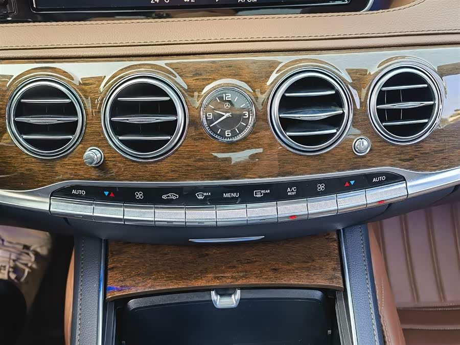 Mercedes-Benz S Class 2014 car image #23