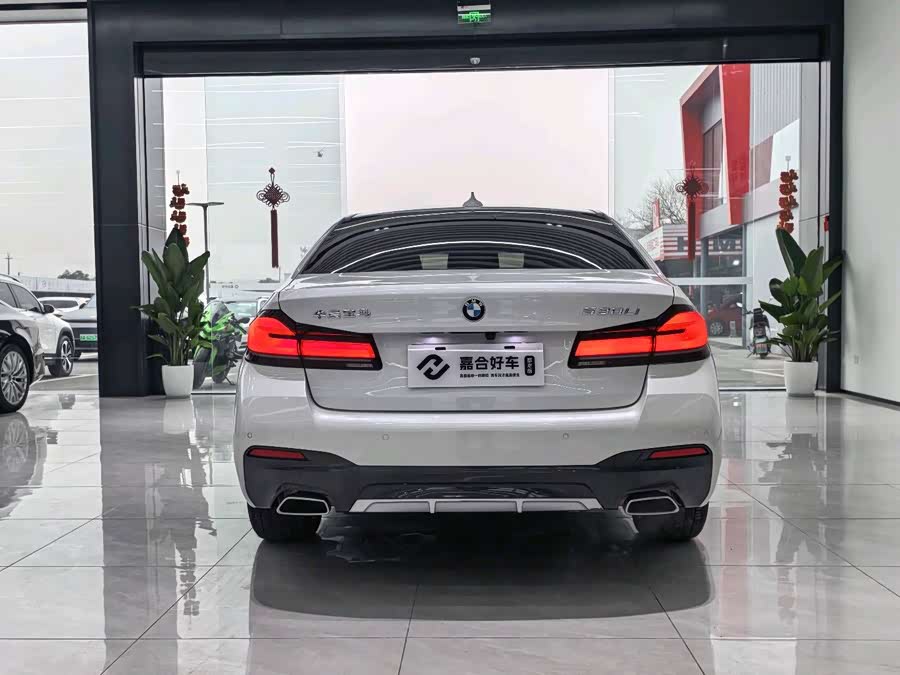 BMW 5 Series 2024 #23 BMW 5 Series 2024 car image #23