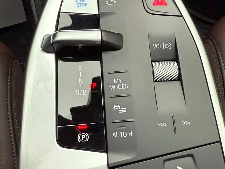 BMW iX1 2025 صورة سيارة #23