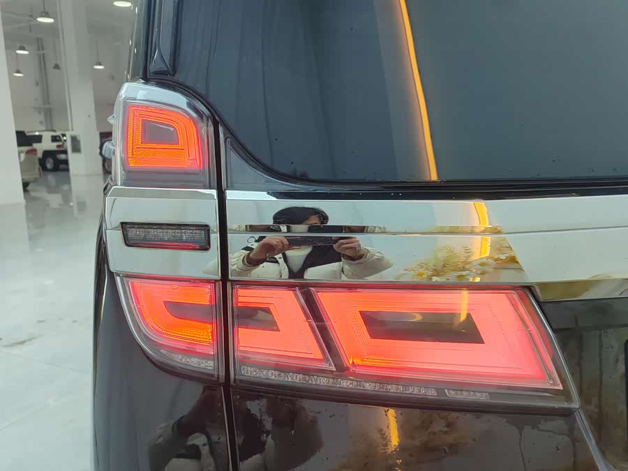 Toyota Vellfire 2020 car image #23