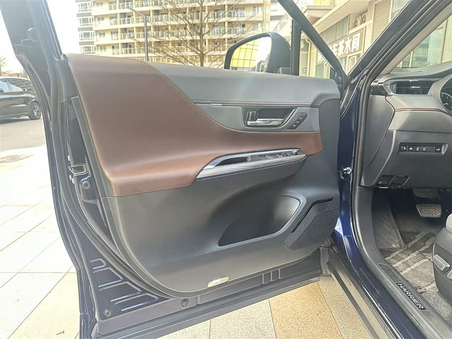 Toyota Harrier 2023 immagine di auto #23