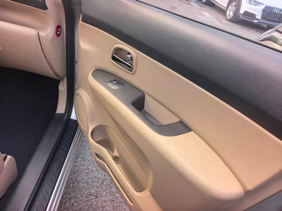 起亚 佳乐 2011 汽车图片 #23